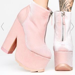 💗Sweet Velvet Nightmare Platform Boots💗